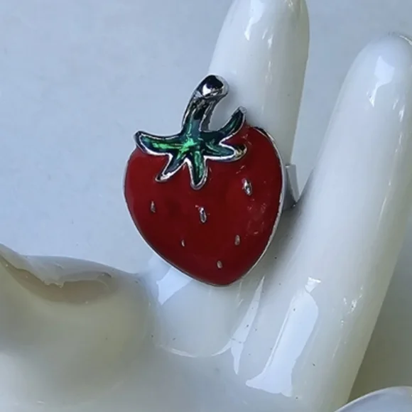🍓 Strawberry Ring - Picture 4 of 6